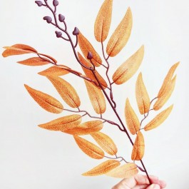 Гілочка з листочками та ягідками