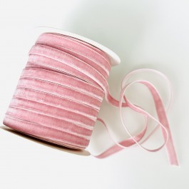 Оксамитова стрічка 1см колір рожева пудра