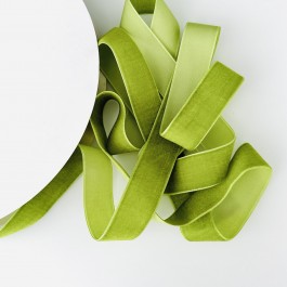 Оксамитова стрічка 2,5см оливкового кольору