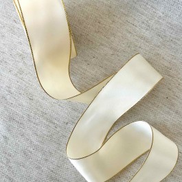 Сатинова стрічка, шириною 3,8см, молочного кольору з золотим люрексом