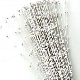 Гнучка гілочка з тичинками біла