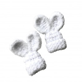 В'язані шапочки з вушками білого кольору ручної роботи