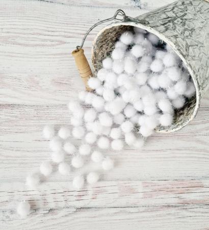 Помпони фетрові білі з люрексом 1,5см (10шт)