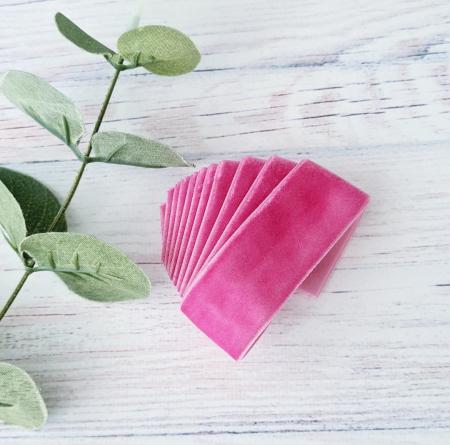 Оксамитова стрічка 2,5см яскраво рожевого кольору