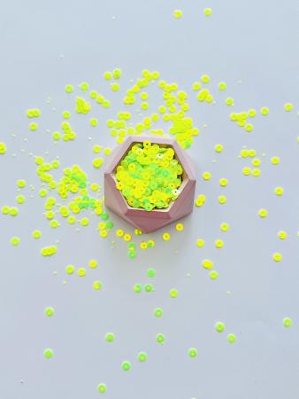 Паєтка плоска 5мм салатового неонового кольору "хамелеон"