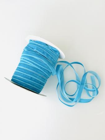 Оксамитова стрічка 1см блакитного кольору