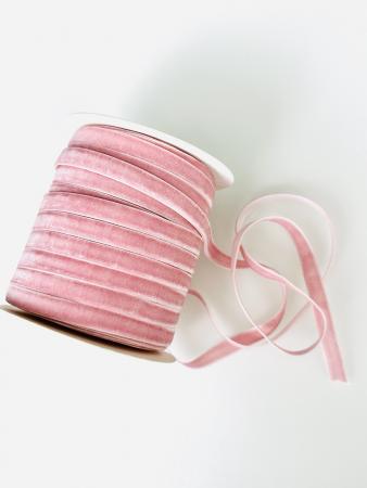 Оксамитова стрічка 1см колір рожева пудра