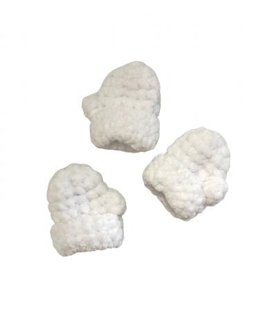 В'язані рукавички білого кольору ручної роботи